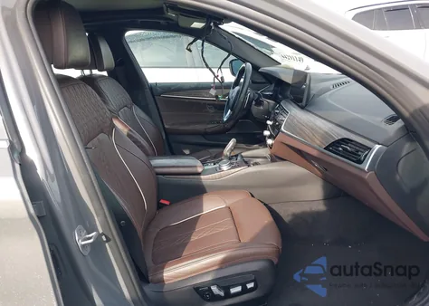 2022 BMW 540 I xDrive z USA, uszkodzony, nr VIN WBA73BJ03NWX39655